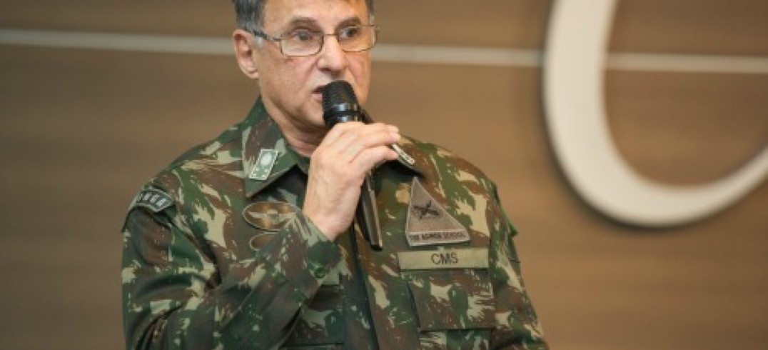 Comandante Militar do Sul palestrou na reunião-almoço da CIC nesta segunda-feira (10) - Foto: Julio Soares/Objetiva