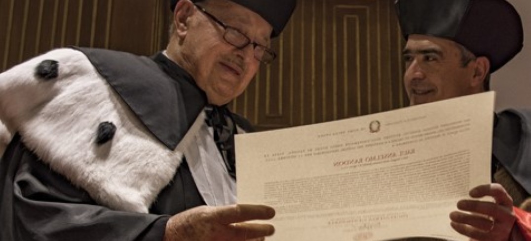 Raul Randon recebe diploma do reitor da Universidade de Pádua - Foto: Angelo Nicoletti/Divulgação