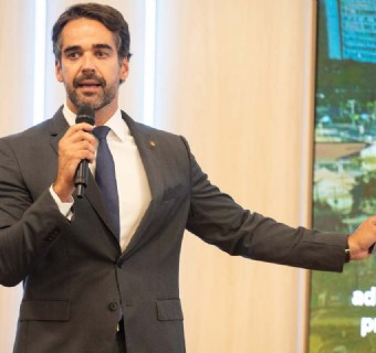 Durante palestra na CIC Caxias, governador detalhou ajuste das contas e volume de investimentos realizados pelo estado - Foto: Júlio Soares/Objetiva