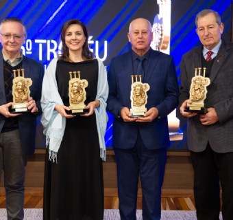 Danny Siekierski, Marjorie Gasperin, Paulo Magnani e Euclides Sirena: homenageados com a distinção - Foto: Júlio Soares/Objetiva