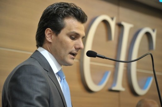 Rodrigo Noschese, do Citi Private Bank, falou sobre cenários econômicos - Foto: Julio Soares