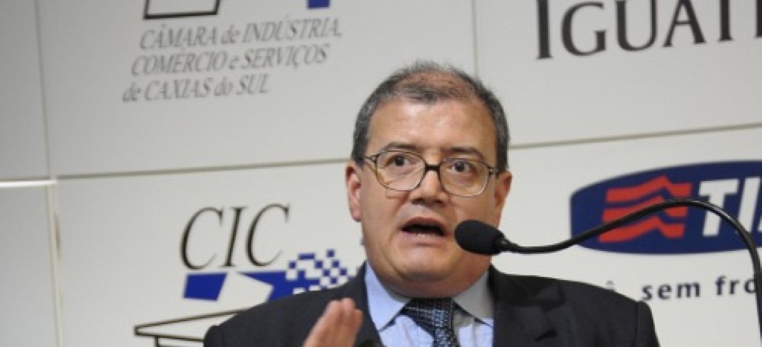 Afirmação é do diretor da Mercedez-Bens Ricardo Vieira Santos, que palestrou hoje na CIC. Foto Julio Soares/Objetiva.