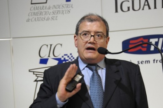 Afirmação é do diretor da Mercedez-Bens Ricardo Vieira Santos, que palestrou hoje na CIC. Foto Julio Soares/Objetiva.
