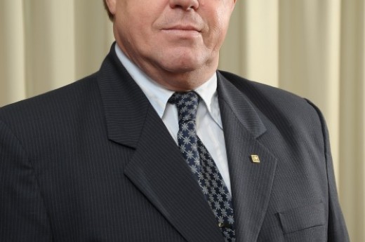 Diretor-executivo da CIC, Victor Hugo Gauer, entrega pedido pessoalmente ao comandante-geral da BM - Foto: Julio Soares