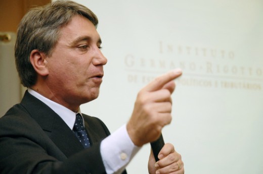 Ex-governador Germano Rigotto fala sobre o Brasil e o Novo Ciclo de Desenvolvimento - Foto: Julio Soares/Divulgação