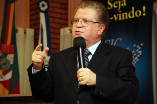 Cardiologista revela que pessoas solidárias vivem em média sete anos mais. Foto Julio Soares/Objetiva.