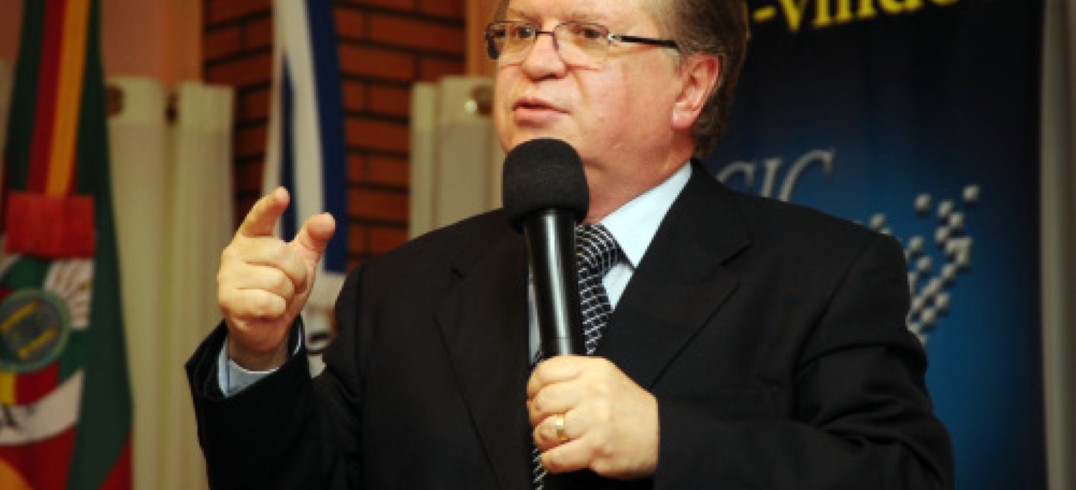 Cardiologista revela que pessoas solidárias vivem em média sete anos mais. Foto Julio Soares/Objetiva.