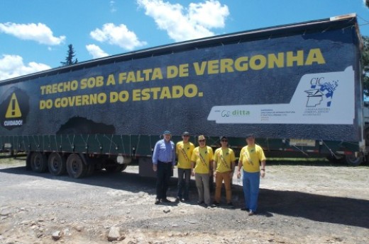 Carreta percorrerá a Rota do Sol mostrando indignação da CIC contra as péssimas condições da rodovia - Foto: Taís Giacomet/CIC