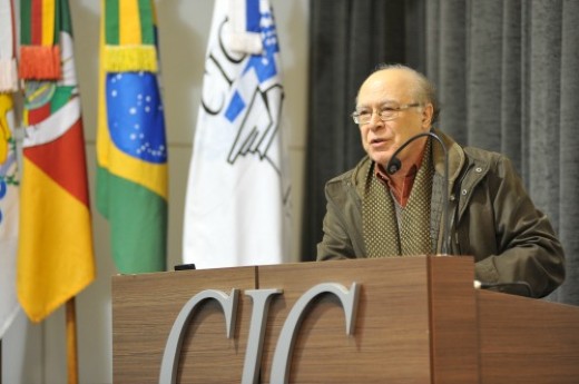 Reunião-almoço com palestra do escritor e professor serviu para o lançamento do Mês da Cultura na CIC - Foto: Maiara Herter