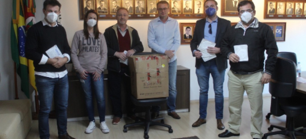 A empresa fez doação em dinheiro e entregou na CIC Caxias 1.600 máscaras que recebeu da subsidiária da Hyva da China - Foto: Candice Giazzon
