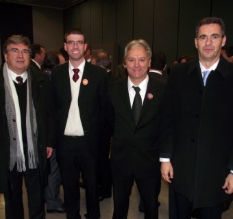 Erino Tonon, Leonardo Borges, Raul Adami e David Randon comemoram o Troféu Diamante da Randon S/A e Suspensys.