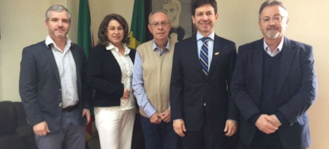 Lideranças da CIC e Sescon em reunião com representantes da Junta Comercial, Industrial e Serviços do RS