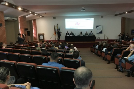 Audiência Pública realizada na CIC debateu reajuste de 19,5% na tarifa - Foto: Marta Guerra Sfreddo/CIC