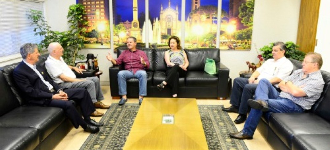 Dirigentes da CIC em encontro com o prefeito de Caxias do Sul, Alceu Barbosa Velho - Foto: Ícaro de Campos