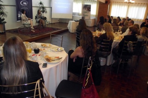 Na CIC, endocrinologista Marta Tonolli alertou para a obesidade e suas doenças - Foto: Divulgação CIC