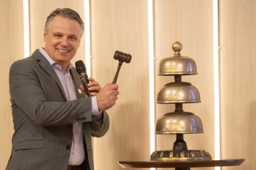 Curadoria feita pelo documentarista Juliano Flores resgata acervo histórico da emissora - Foto: Júlio Soares/Objetiva