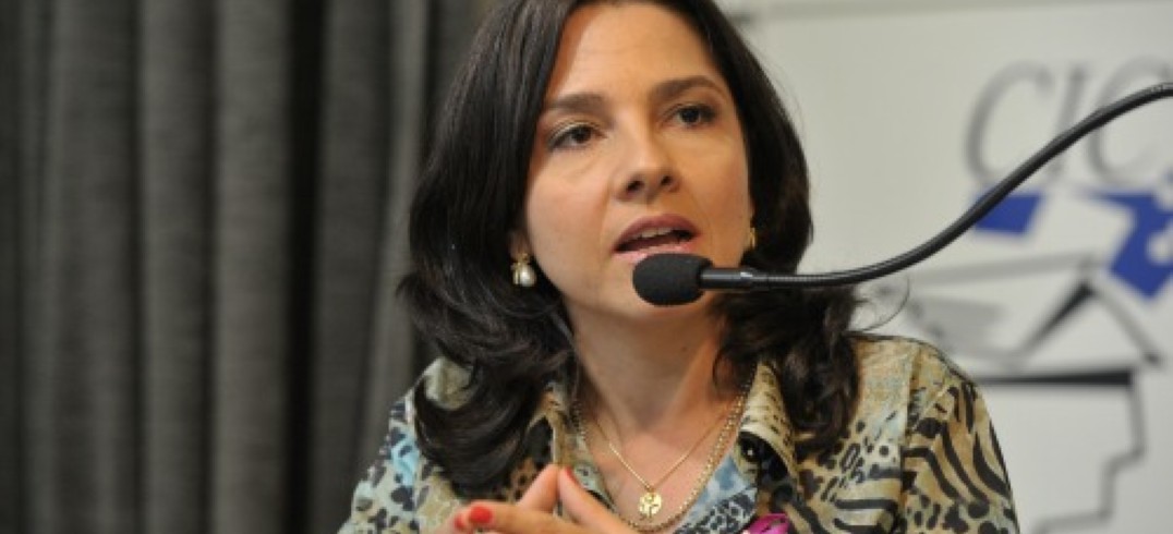 Jornalista da RBS TV palestrou na reunião-almoço da CIC nesta segunda-feira (14)