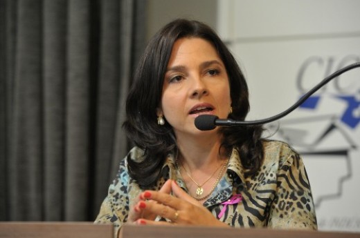 Jornalista da RBS TV palestrou na reunião-almoço da CIC nesta segunda-feira (14)