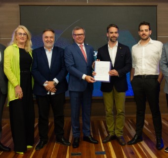 Dirigentes da CIC e deputado Carlos Búrigo entregam proposta ao governador e aos secretários Gabrel Fajardo e Artur Lemos - Foto: Júlio Soares