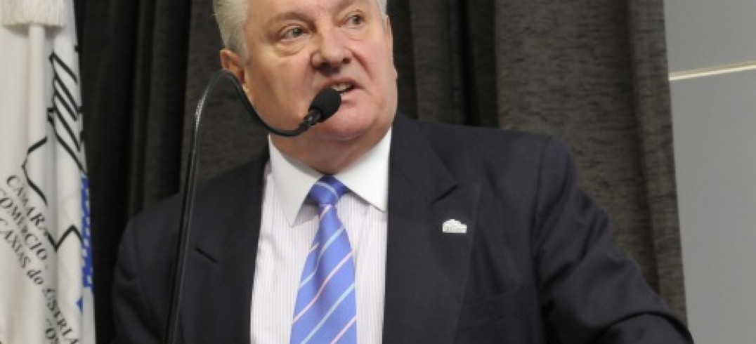 Diretor da Randon indicou caminhos para o aumento da competitividade das empresas e o desenvolvimento do País no exterior. Foto Julio Soares.