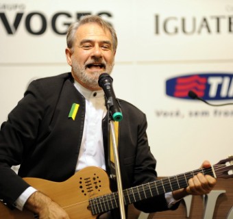 Cantor Délcio Tavares.