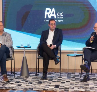 Alceu Moreira e Diogo Siqueira participaram da RA CIC nesta segunda-feira (19), com mediação do presidente Ubiratã Rezler - Foto: Júlio Soares
