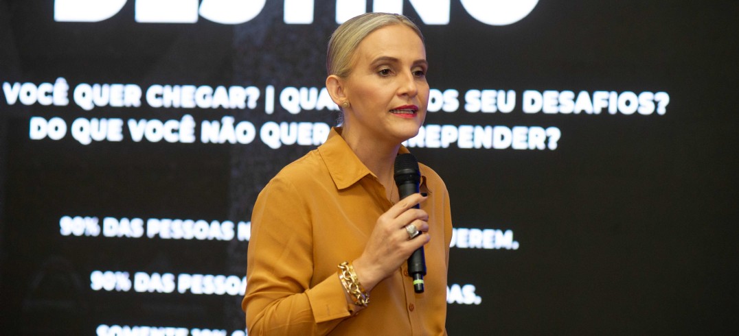 Fernanda Tochetto incentivou o público da RA CIC a praticar a inteligência emocional nos negócios. Foto: Júlio Soares/Objetiva
