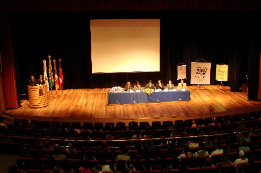 Solenidade ocorre no UCS Teatro