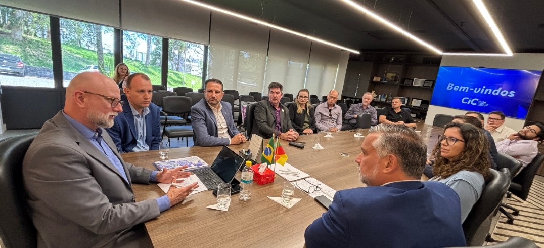 Obras estruturantes, Reforma Tributária, escala 6x1 e Festa da Uva estiveram na pauta do encontro - Foto: Denise Suzin Borges