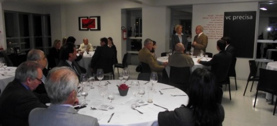 Senadora recebeu do presidente da CIC reivindicações dos empresários. Foto divulgação CIC