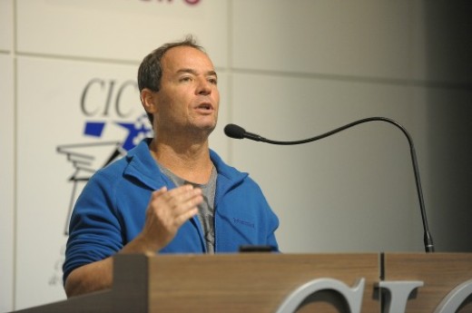Clayton Conservani falou sobre trabalho em equipe e tomada de decisões sob pressão - Foto: Julio Soares/Objetiva