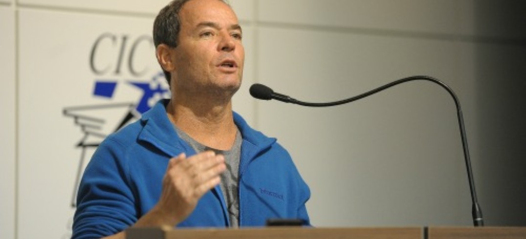 Clayton Conservani falou sobre trabalho em equipe e tomada de decisões sob pressão - Foto: Julio Soares/Objetiva