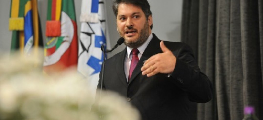 Robledo Luza, que também é executivo de empresa, foi o convidado da reunião-almoço da CIC desta segunda-feira (16) - Foto: Julio Soares/Objetiva