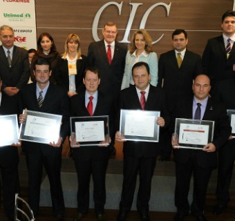 CIC homenageia seis empresas caxienses agraciadas com o Troféu Qualidade RS. Fotos Julio Soares