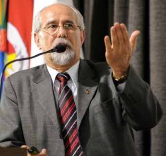 Entre as principais lutas de Valdir Pietrobon estão redução da carga tributária e desburocratização. Foto Júlio Soares