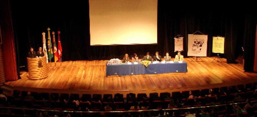 Alunos e profissionais voluntários participantes da 14ª edição serão homenageados. Foto arquivo CIC.