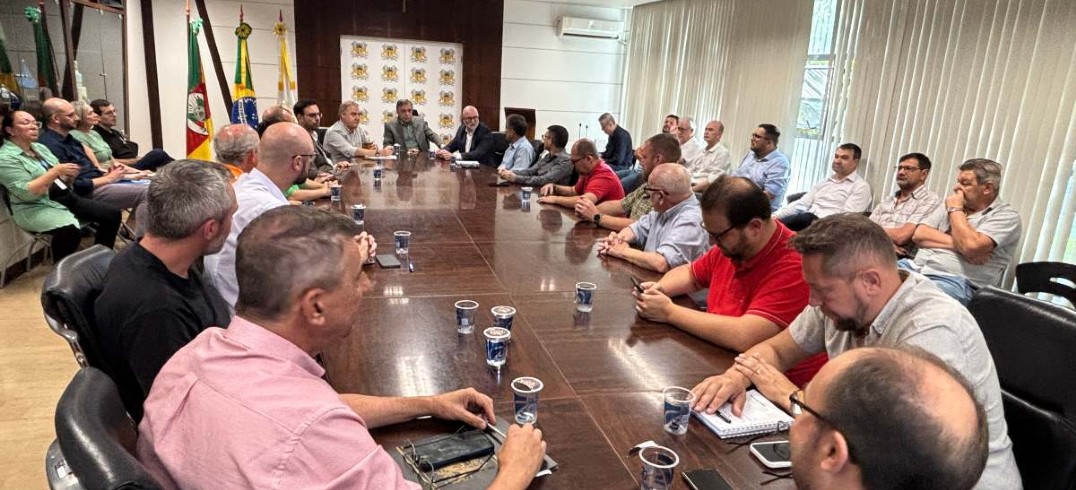 Encontro marcou aproximação da nova gestão da entidade e alinhamento institucional com o Executivo municipal - Foto: Denise Suzin Borges/CIC Caxias