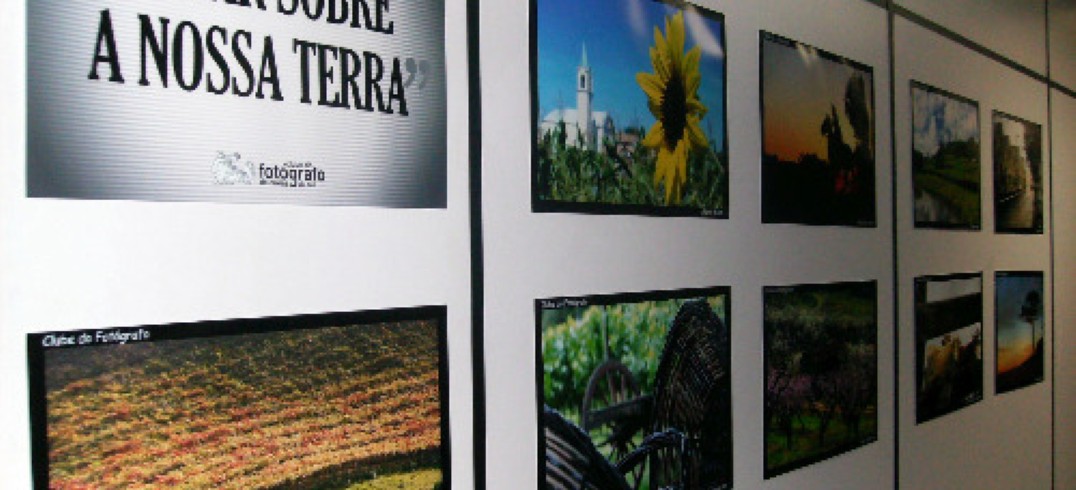 Fotos sobre a cidade e premiadas criações de moda podem ser apreciadas na CIC. Fotos divulgação.