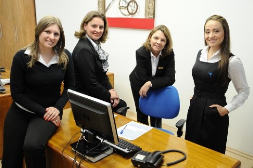 Mônia, Sheila, Eliane e Liliam: contas e patrimônio humano e financeiro em dia - Foto: Julio Soares