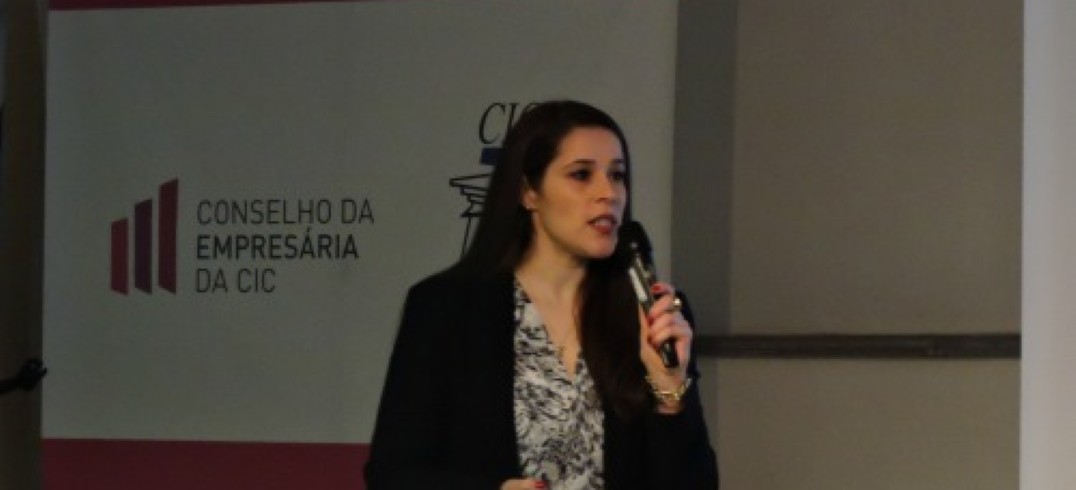 Larissa Colvara foi a palestrante do mês de agosto - Foto: Candice Giazzon/CIC
