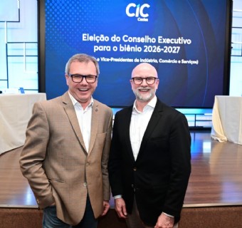 Celestino Loro, atual presidente, e Ubiratã Rezler, presidente eleito para o biênio 2026-2027 - Foto: Ícaro de Campos