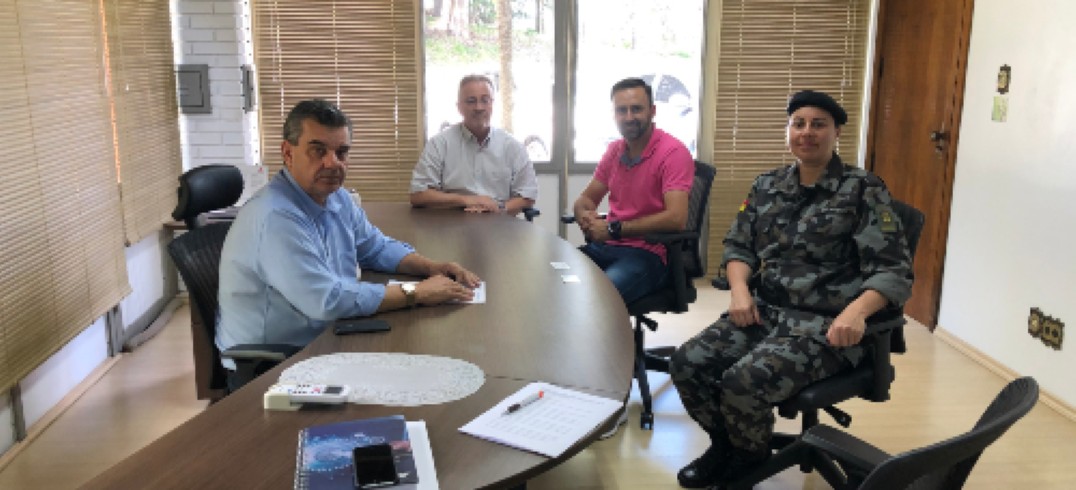 Dirigentes da CIC receberam representantes de entidade de servidores da Brigada Militar - Foto: Marta Guerra Sfreddo