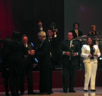Presidente do PGQP da Serra, Leonardo Borges, comemora Troféu Comitê Destaque.