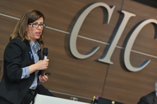 Ana Cristina Fachinelli palestrou sobre inteligência competitiva durante reunião-almoço na entidade - Foto: Julio Soares/Objetiva