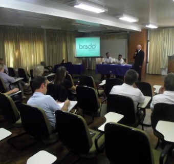 O diretor da CIC Nelson Sbabo apresentou a ferrovia como alternativa. Foto divulgação CIC.