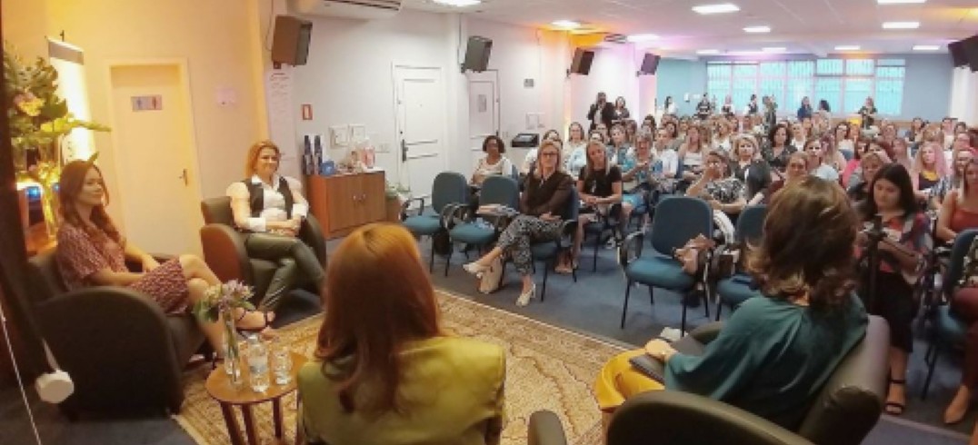 Vice-presidente Maristela Tomasi Chiappin participou de evento no Sindilojas em homenagem ao Mês da Mulher - Foto: Divulgação/Sindiloas