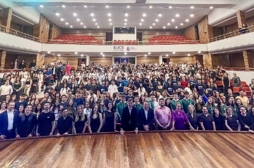 Edição de 2026  foi encerrada no sábado (18), com a cerimônia de formatura realizada no UCS Teatro - Foto: Matheus Samudio