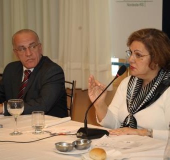 Presidente da CIC, Milton Corlatti, e a secretária Mariza Abreu - Crédito: Julio Soares/Objetiva