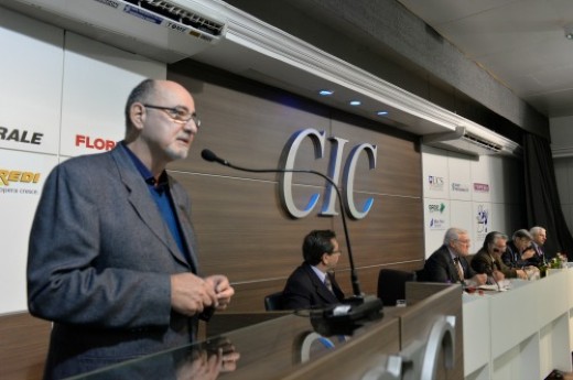 Carlos Louzada palestrou em reunião-almoço da CIC que comemorou os 40 anos da Macrosul - Foto: Gilmar Gomes