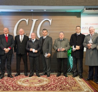 Também teve homenagem e presentes aos ex-presidentes da CIC durante solenidade - Foto: Julio Soares/Objetiva